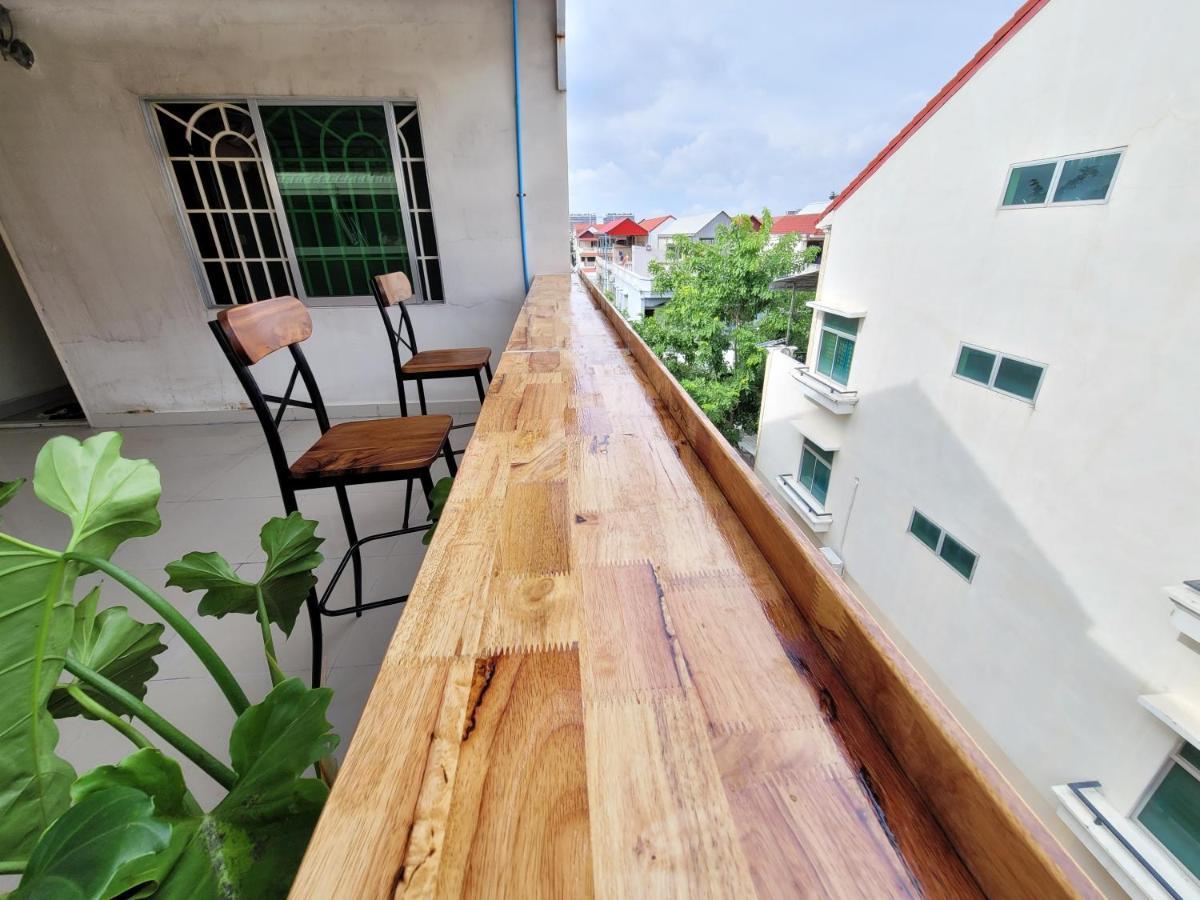 Hotel Yana House Phnom Penh Exterior foto
