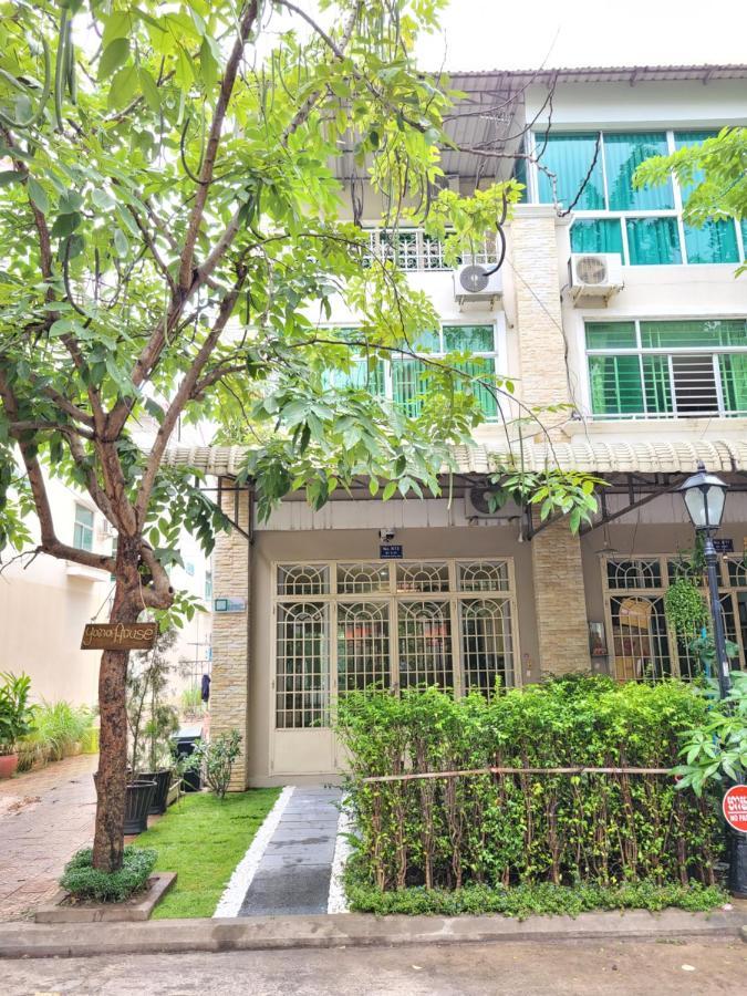 Hotel Yana House Phnom Penh Exterior foto