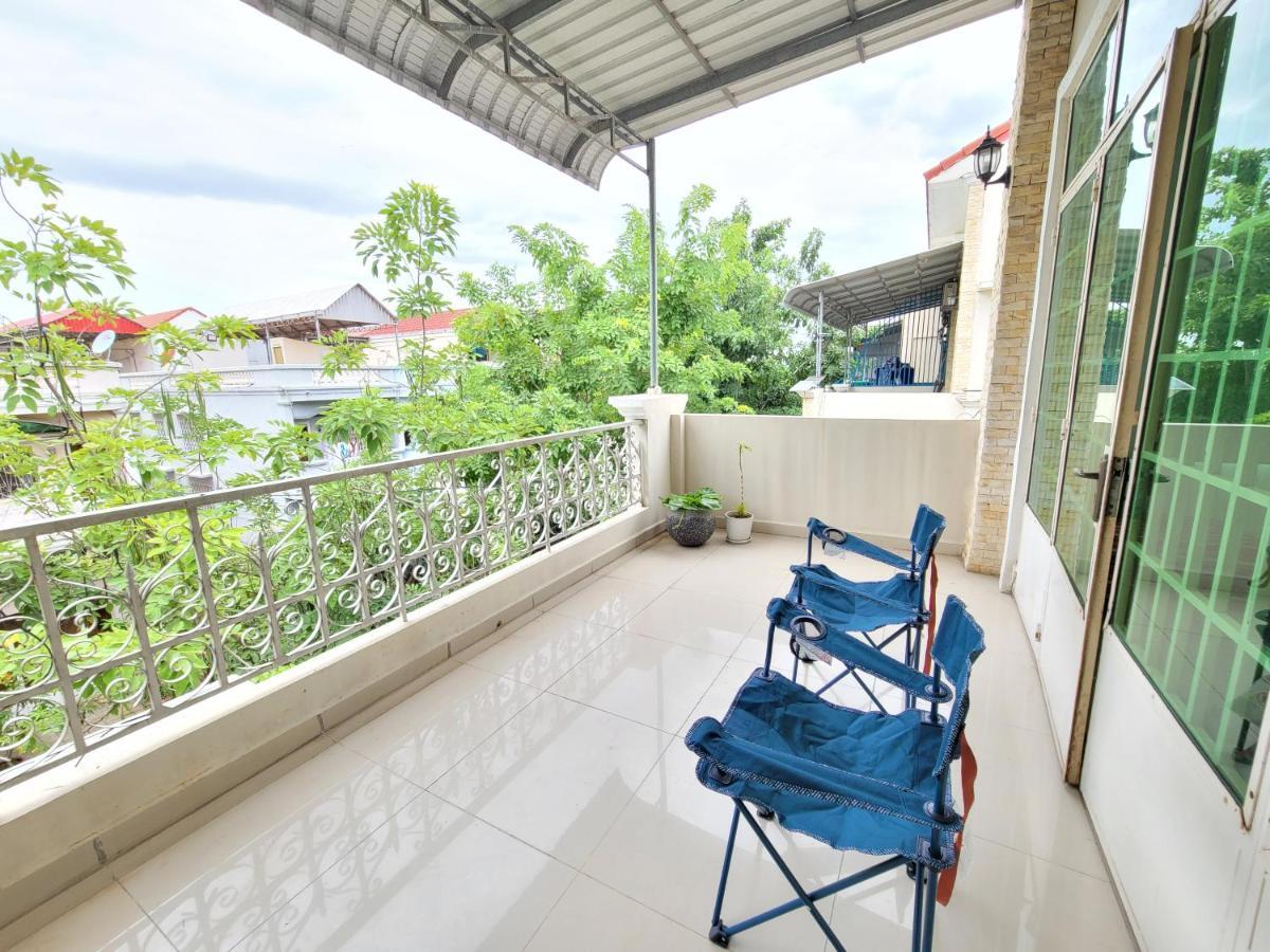 Hotel Yana House Phnom Penh Exterior foto